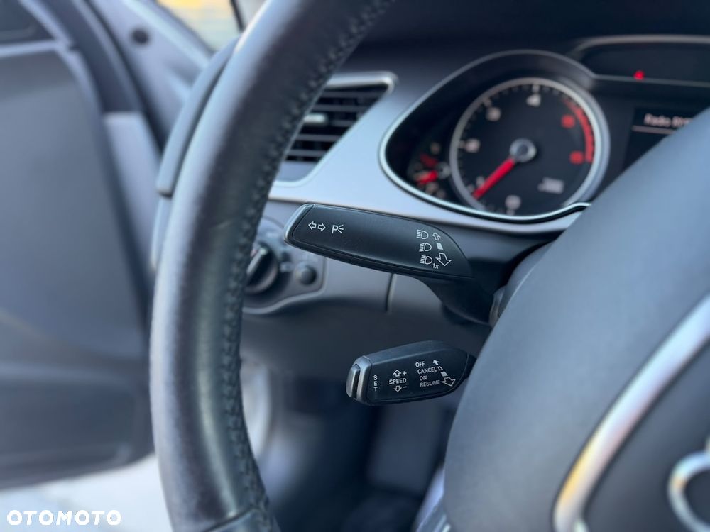 Audi A4 Avant 2.0 TDI DPF quattro S line Sportpaket - 8