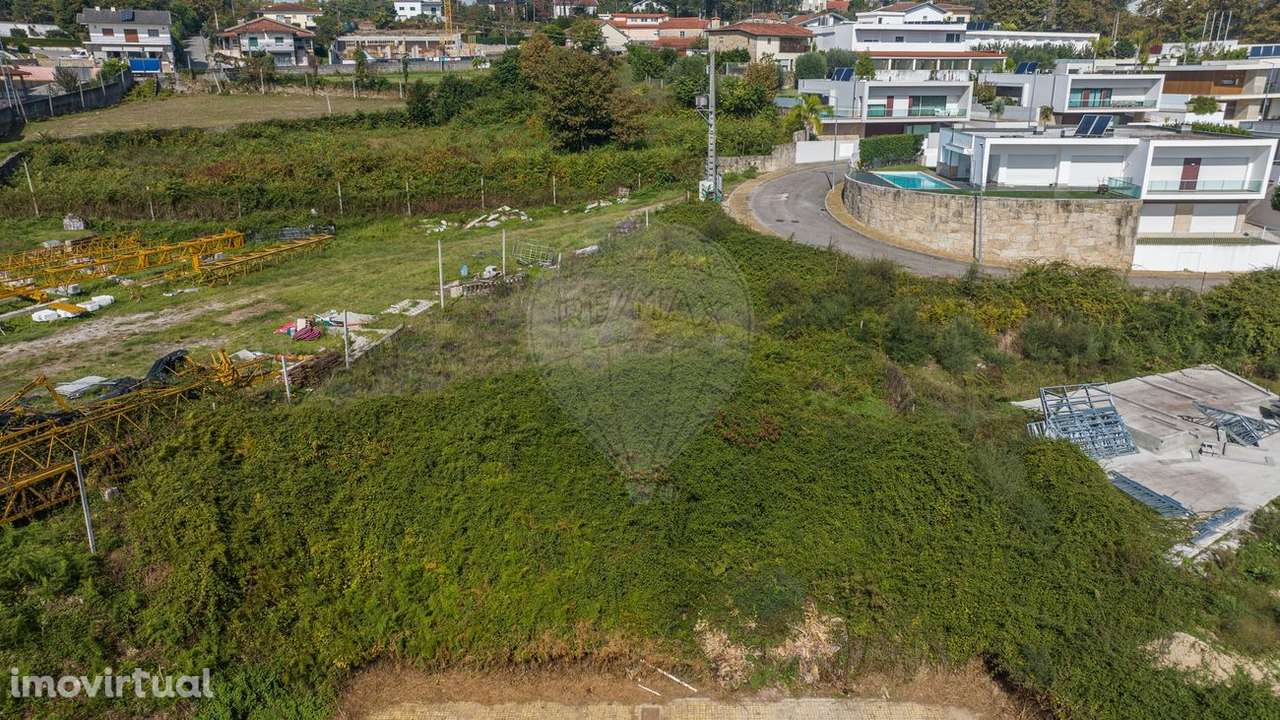 Terreno para construção moradia individual em Lago, Amares! - Grande imagem: 2/31