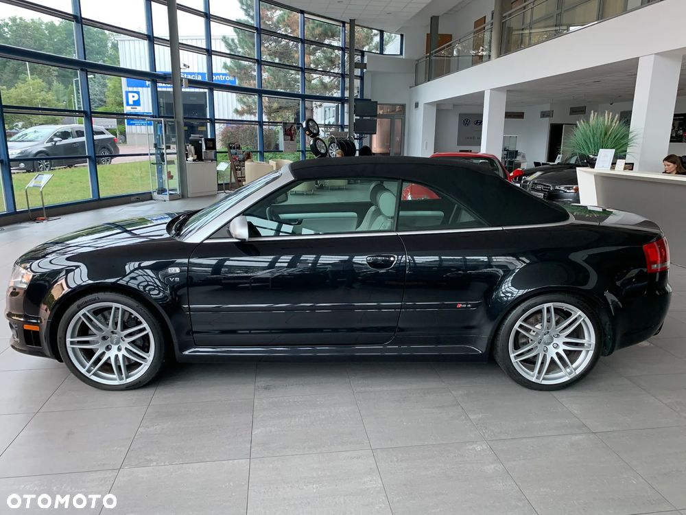 Audi RS4 Limousine Standard - 14