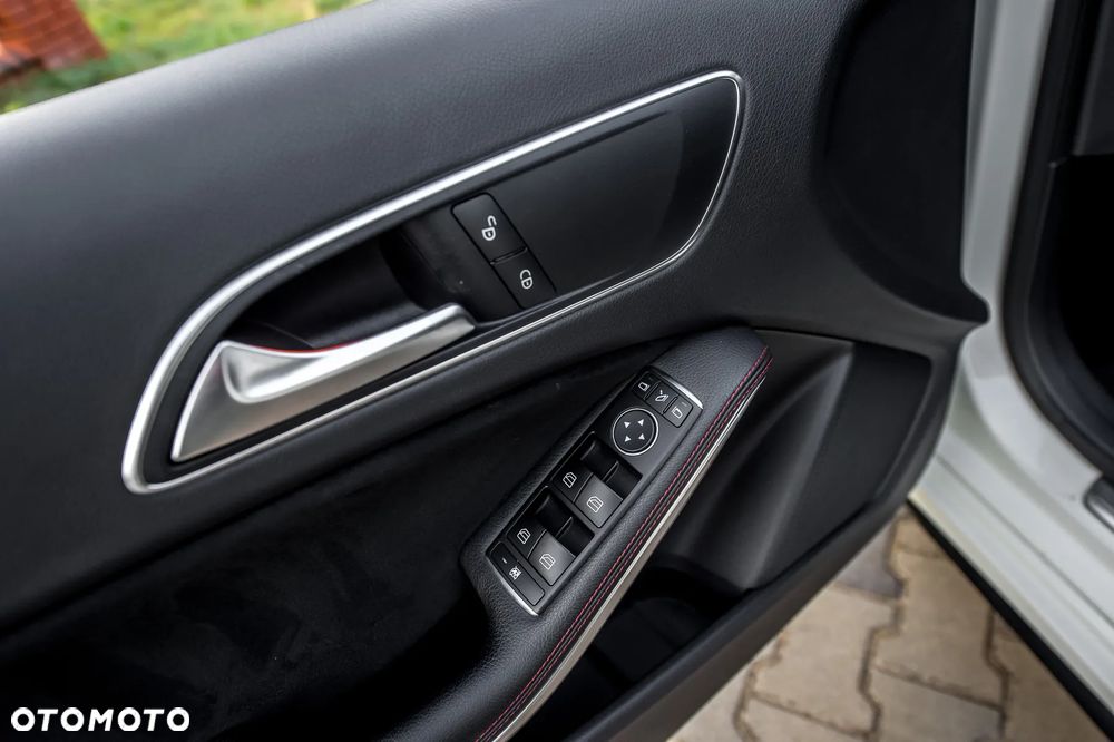 Mercedes-Benz Klasa A 250 4-Matic Sport - 30
