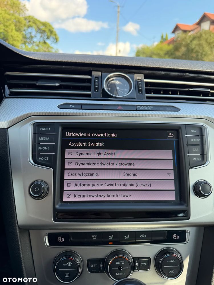 Volkswagen Passat 2.0 TDI BMT Trendline - 22