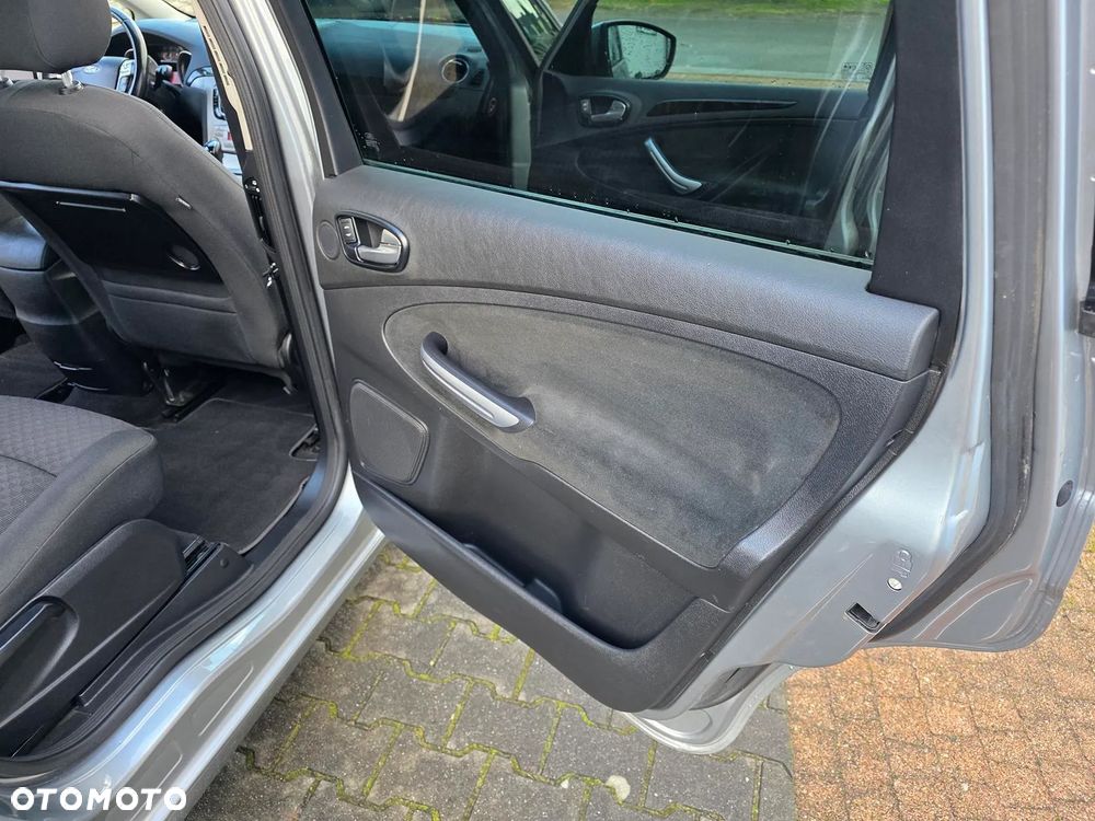 Ford Galaxy 2.0 TDCi Trend - 14