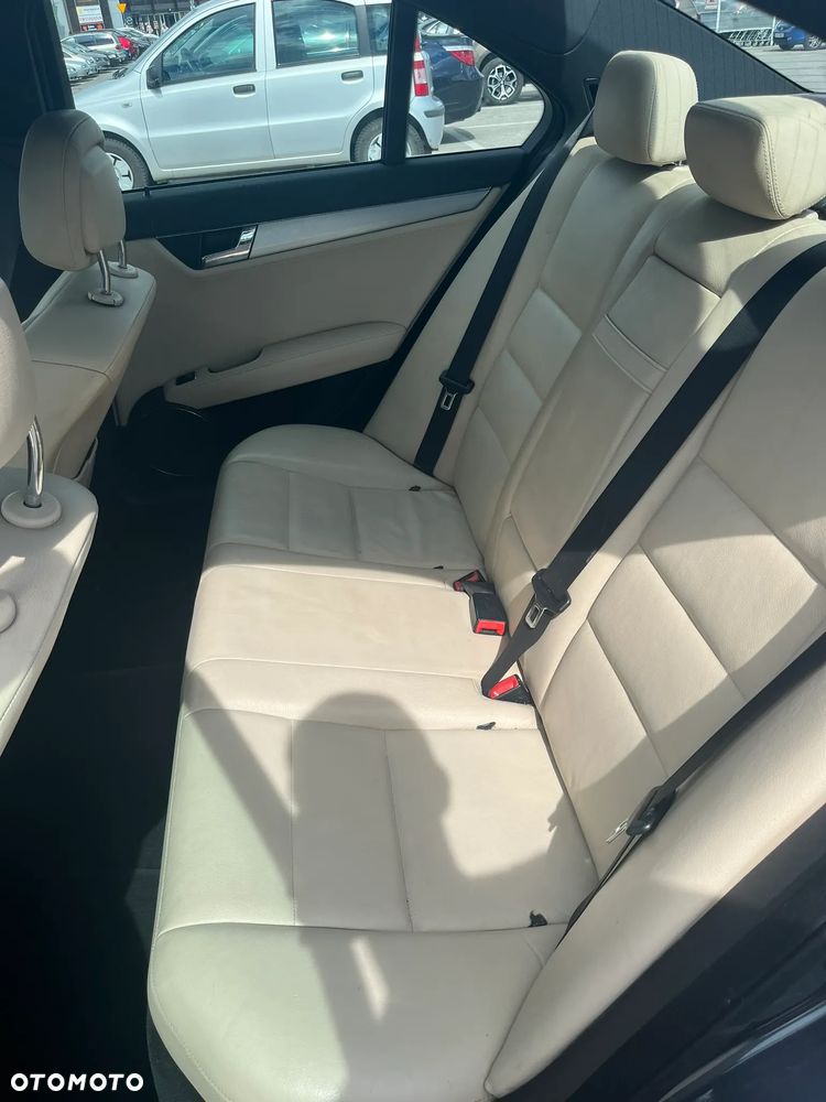 Mercedes-Benz Klasa C 200 CDI DPF Automatik BlueEFFICIENCY Avantgarde - 6