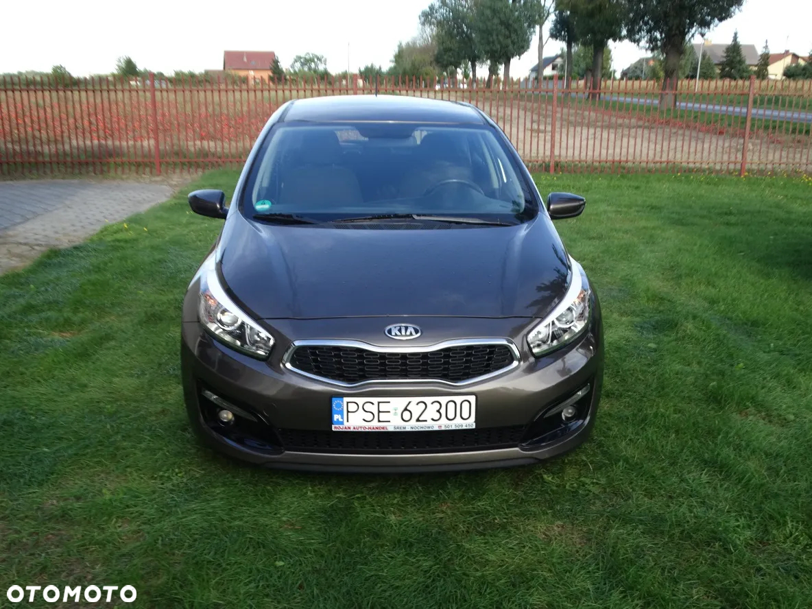 Kia Ceed - 4
