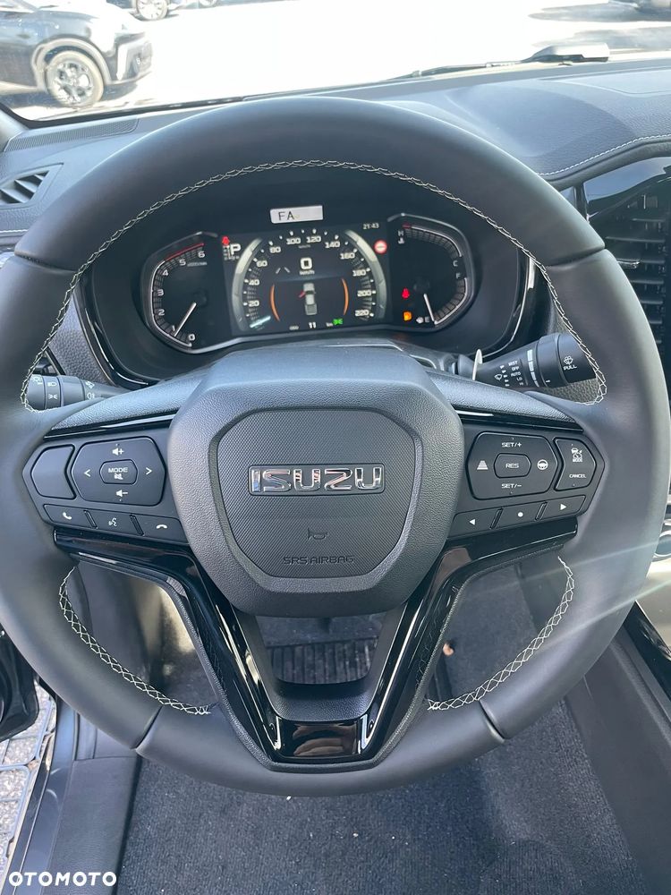 Isuzu D-Max 1.9 DC LSX - 11