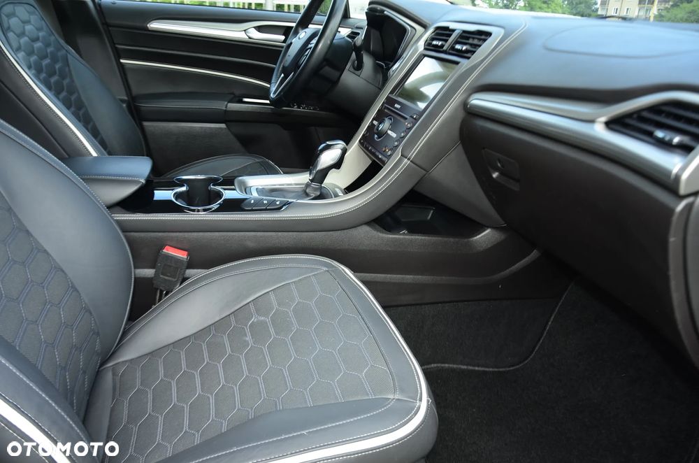 Ford Mondeo Vignale 2.0 Hybrid - 26