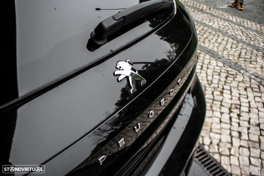 Peugeot e-208 Allure - 11