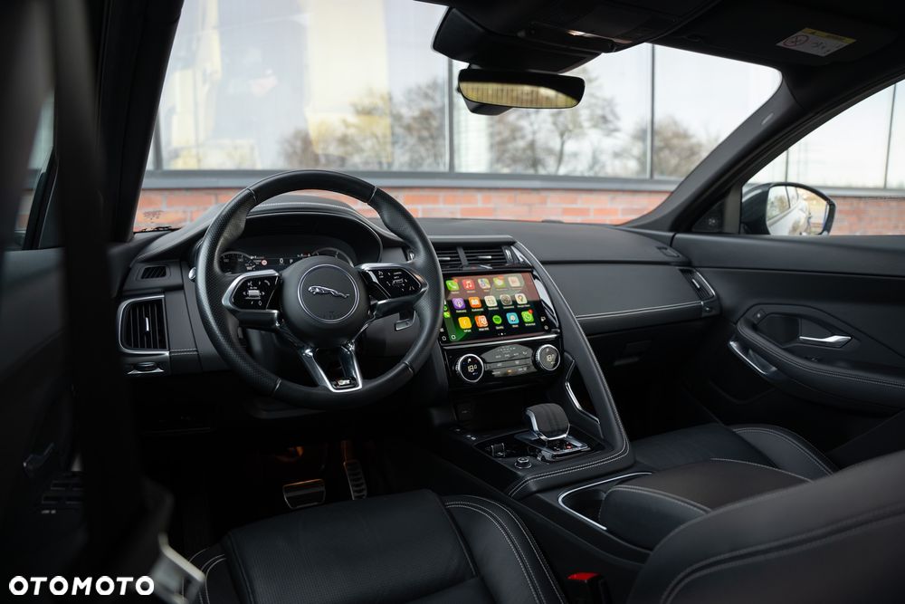 Jaguar E-Pace P200 AWD SE - 28