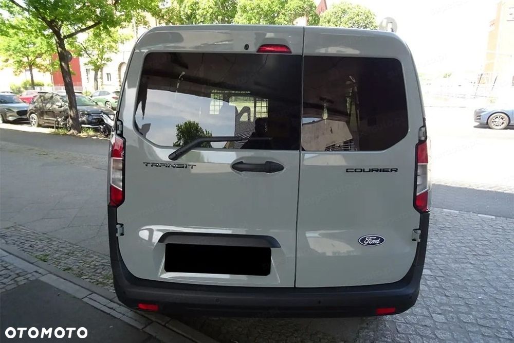 Ford Transit Courier - 7