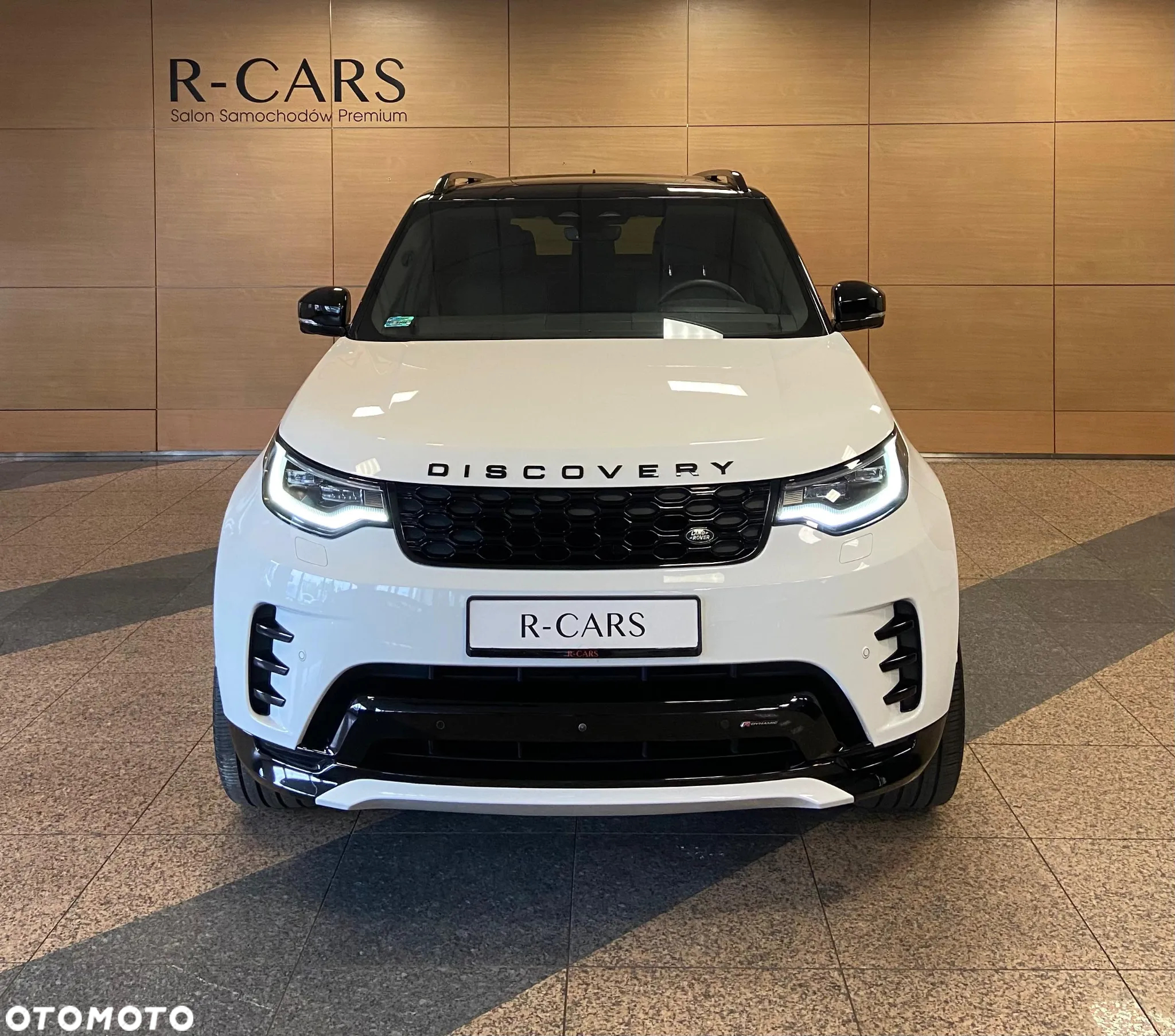 Land Rover Discovery V 2.0 P300 R-Dynamic SE - 3