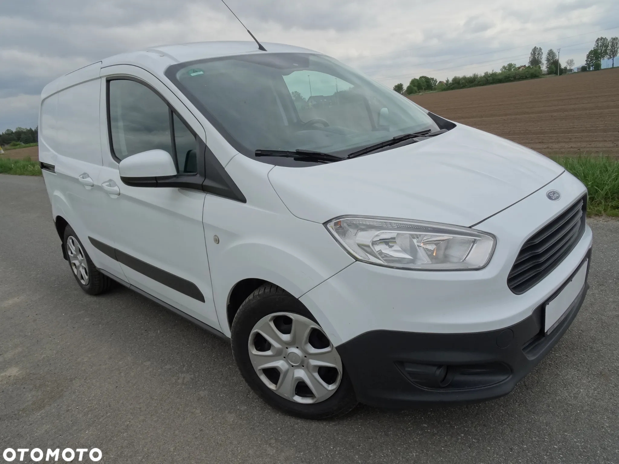 Ford Transit Courier - 3