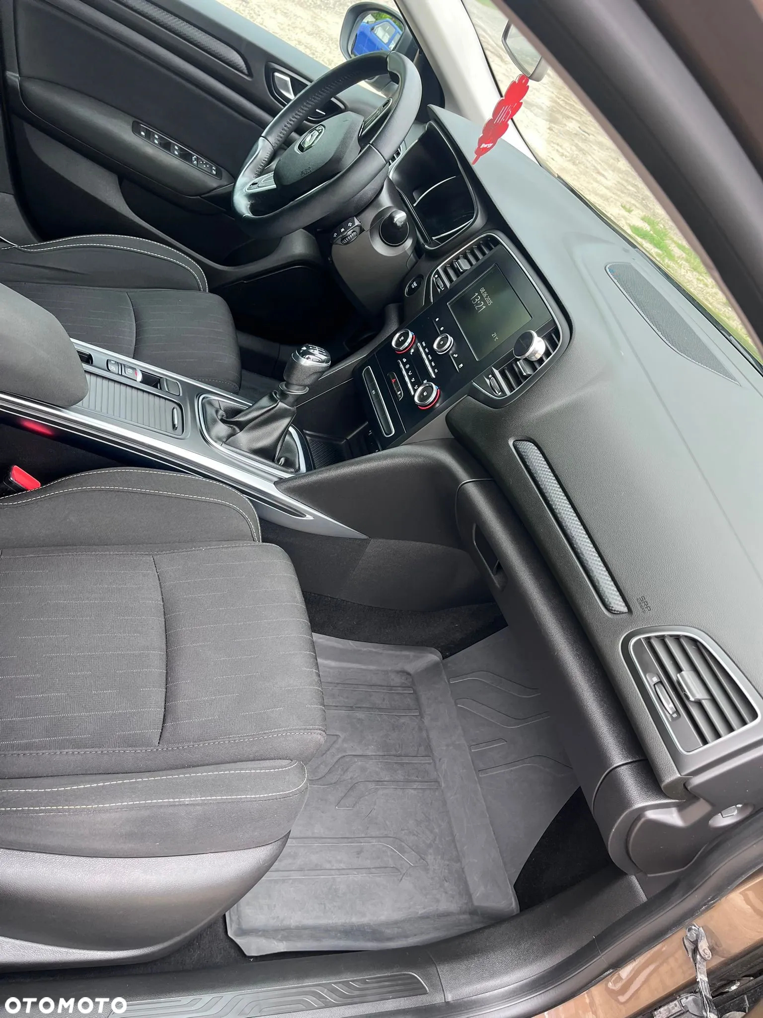 Renault Megane 1.6 SCe Limited - 8