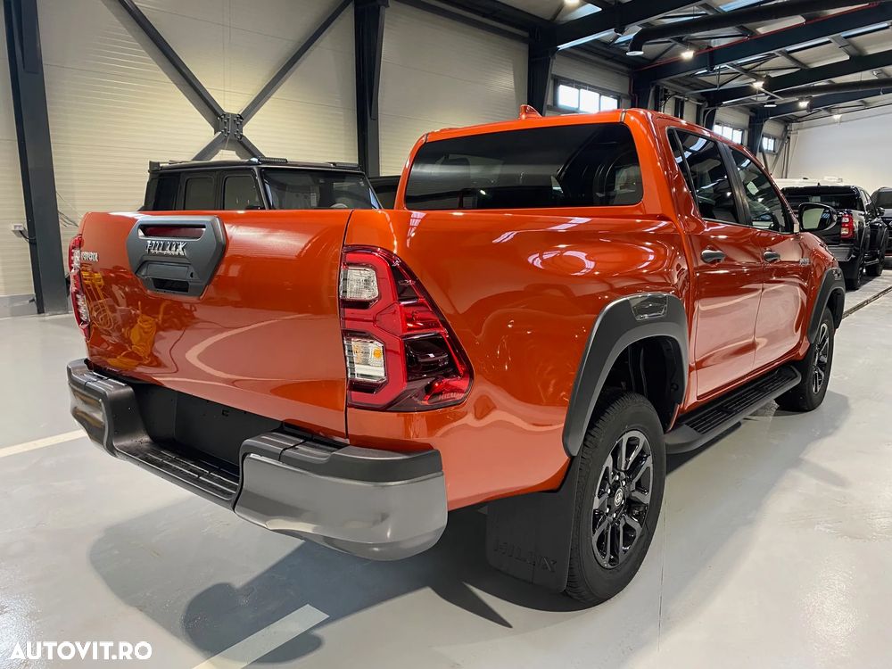 Toyota Hilux 2.8D 204CP 4x4 Double Cab AT MHEV Invincible - 3