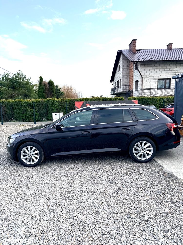 Skoda Superb 2.0 TDI Premium Edition - 6