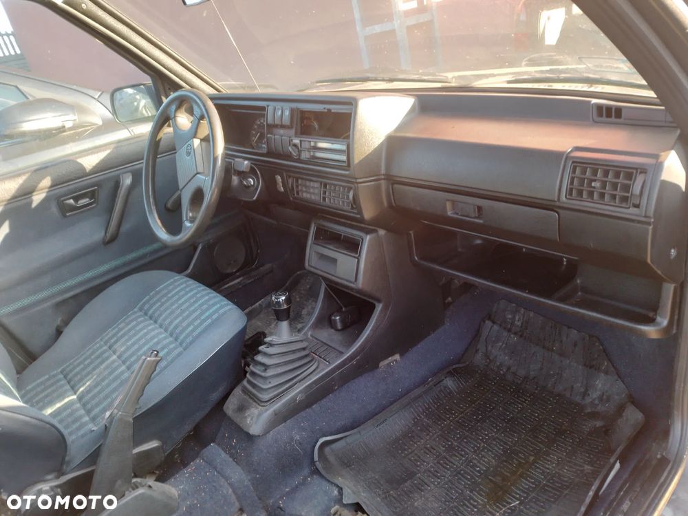 VW GOLF II  1.6 PN    ATRAPA GRILL   LA7U - 20