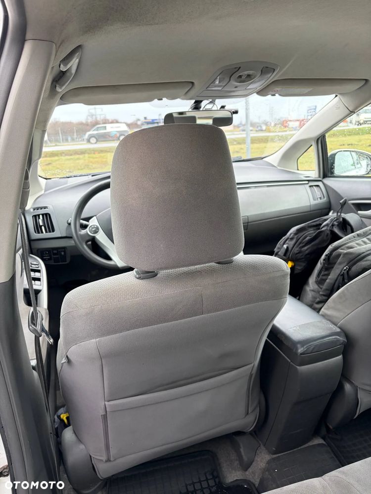 Toyota Prius 1.8 HSD Sol - 8