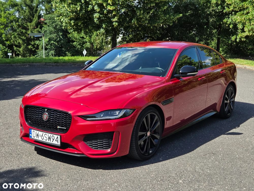 Jaguar XE 2.0 P250 R-Dynamic Black - 12