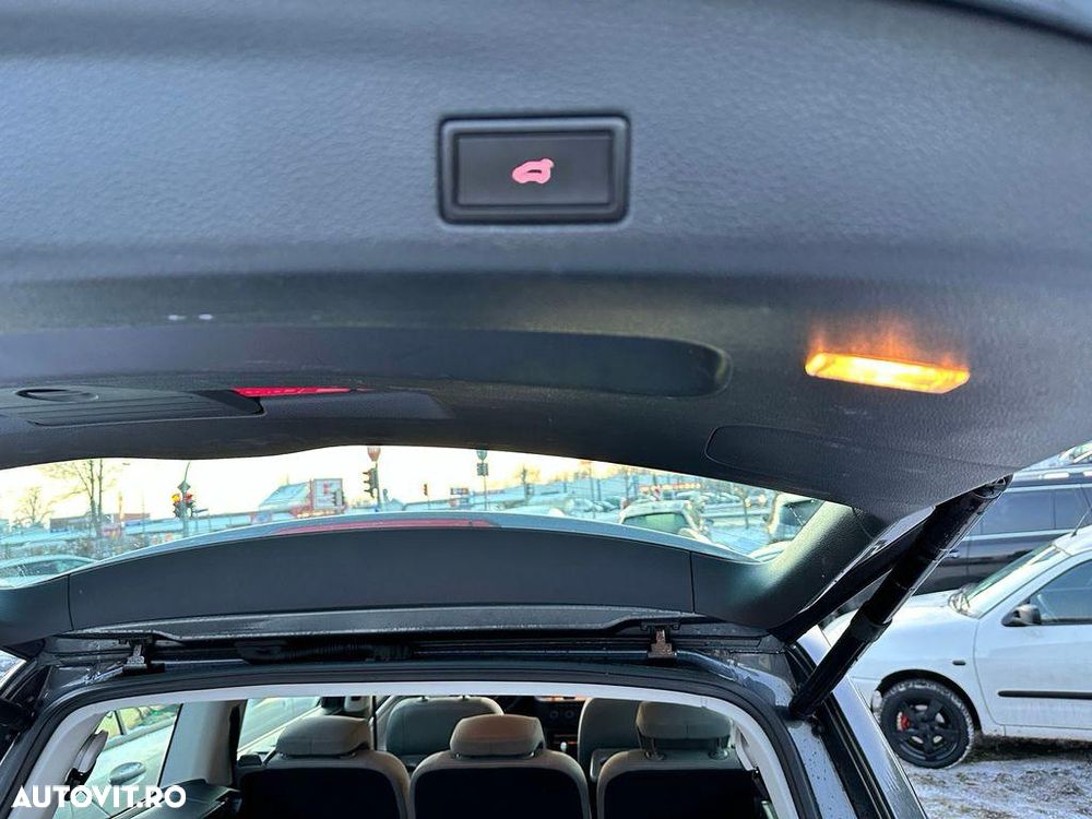 Volkswagen Sharan 2.0 TDI DSG (BlueMotion Technology) Comfortline - 11