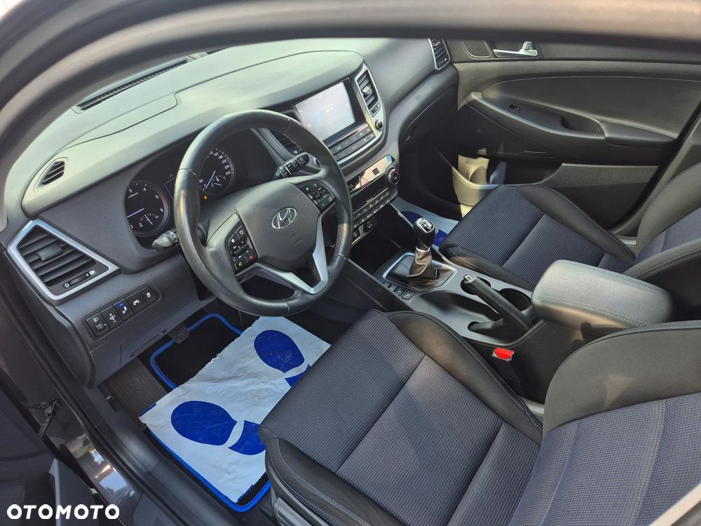 Hyundai Tucson blue 1.7 CRDi 2WD Style - 23