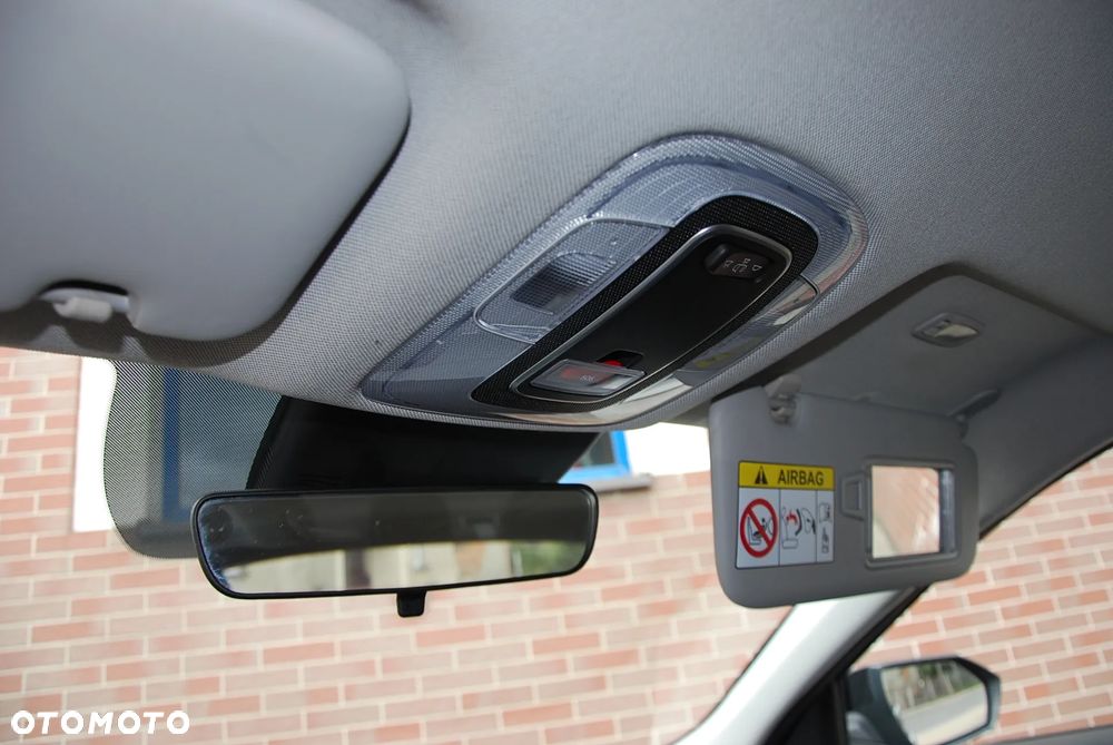 Hyundai Elantra 1.6 Smart CVT - 32