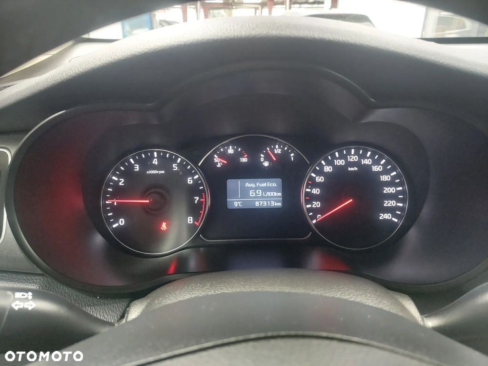 Kia Carens 1.6 GDI L - 21