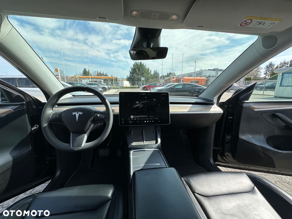 Tesla Model Y RWD - 18