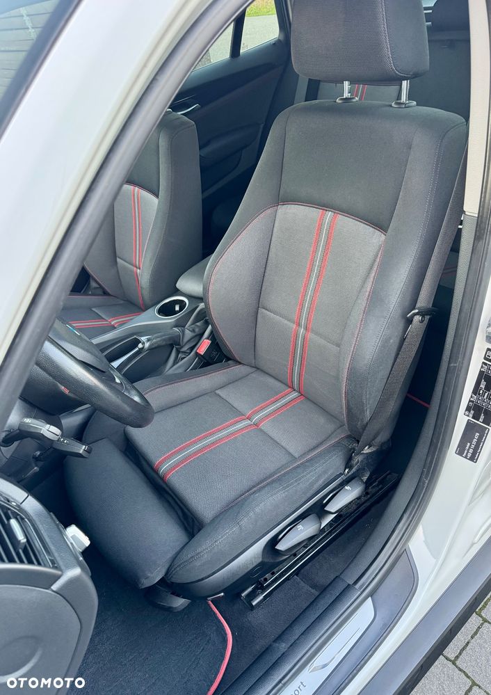 BMW X1 sDrive18d Sport Line - 17