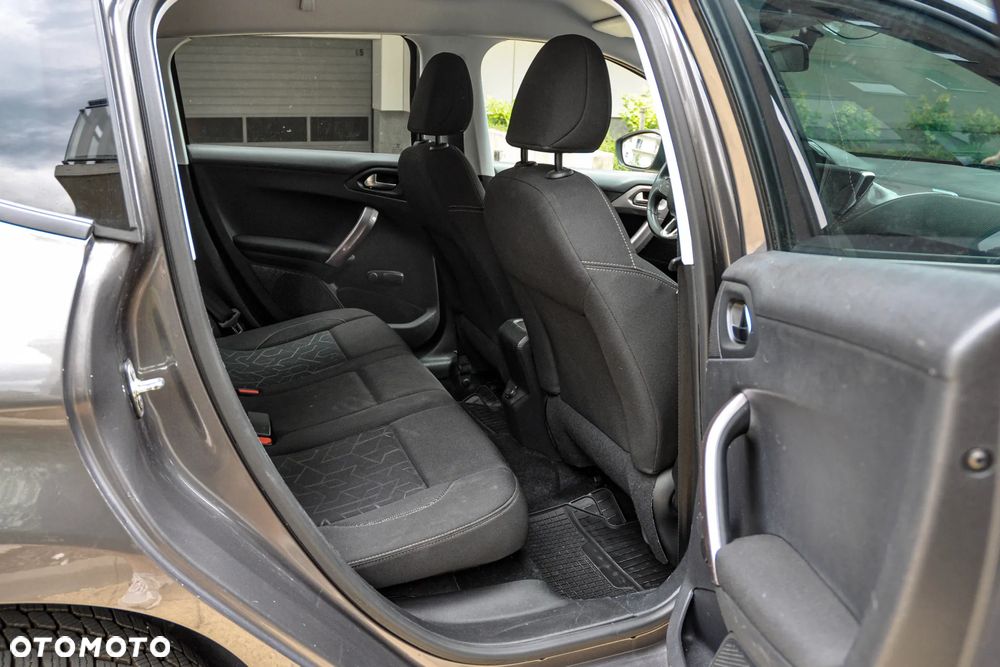 Peugeot 2008 - 12