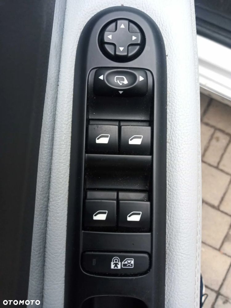 Peugeot 3008 2.0 HDi Active - 12