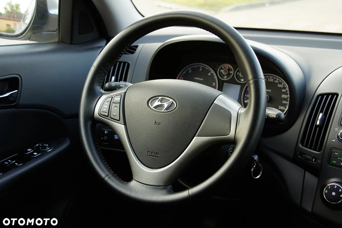 Hyundai i30 1.6 CRDi Premium - 11