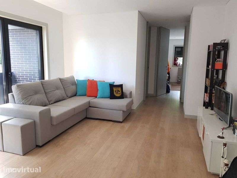 Arrendo T2 Centro De Vila Real (Apartir agosto de maio) - Grande imagem: 2/4