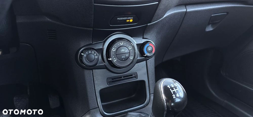 Ford Fiesta 1.0 EcoBoost S&S ST-LINE - 36