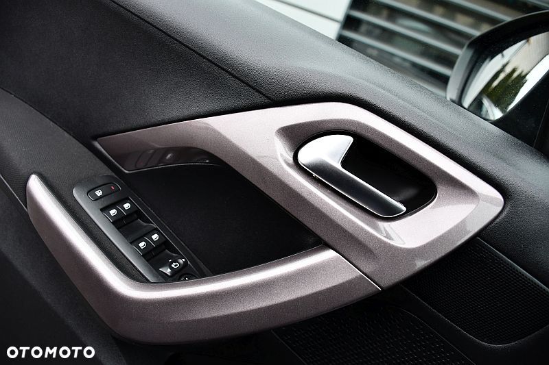 Peugeot 2008 1.6 BlueHDi Style - 17