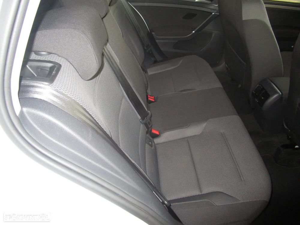 VW e-Golf AC/DC - 18