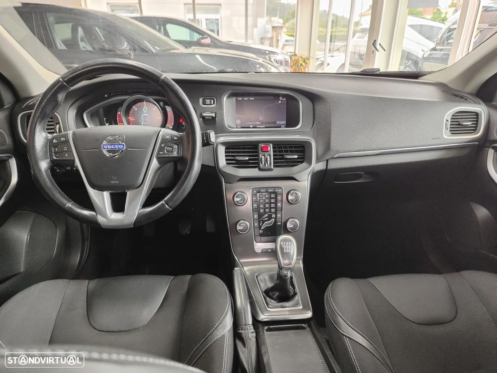 Volvo V40 D2 Momentum - 22