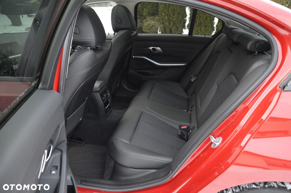 BMW Seria 3 320e Sport Line - 18