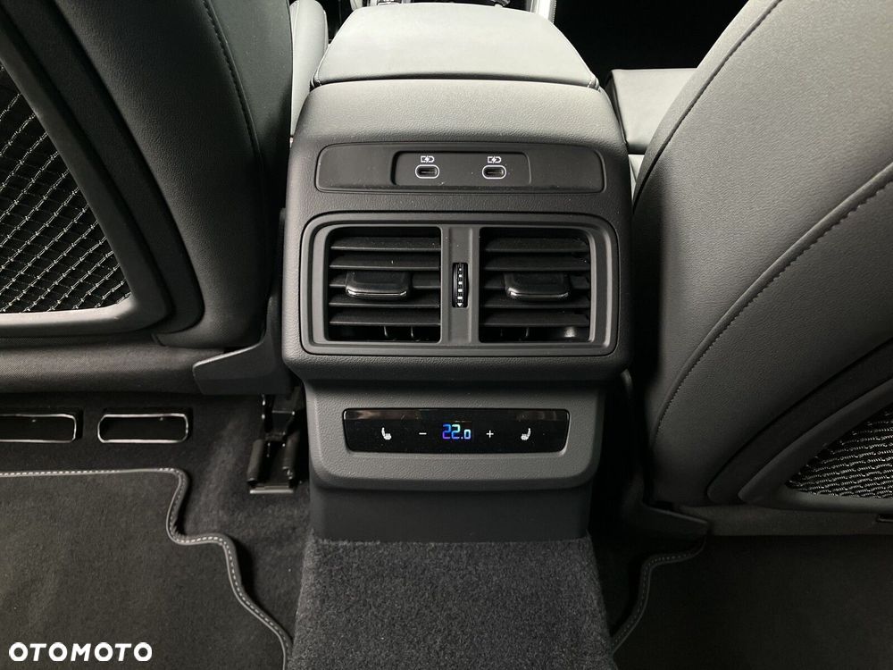 Audi Q5 Sportback - 25