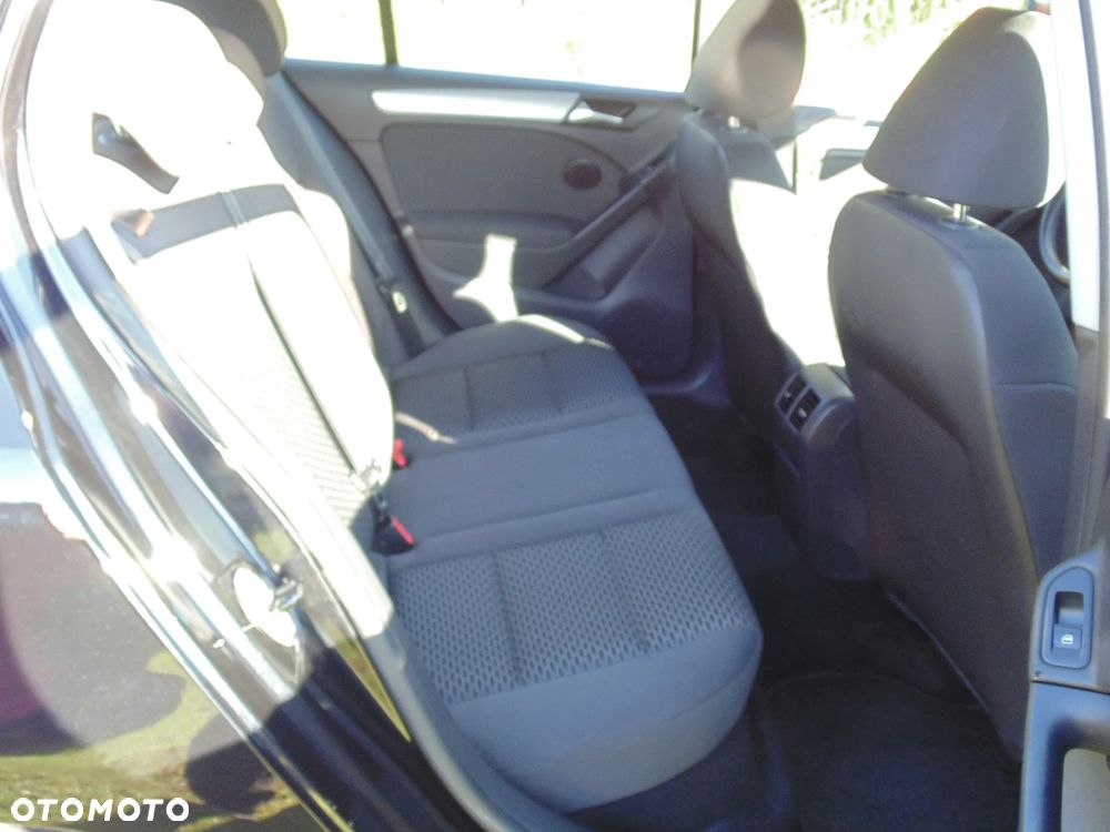 Volkswagen Golf 1.6 TDI DPF BlueMotion Technology Comfortline - 23