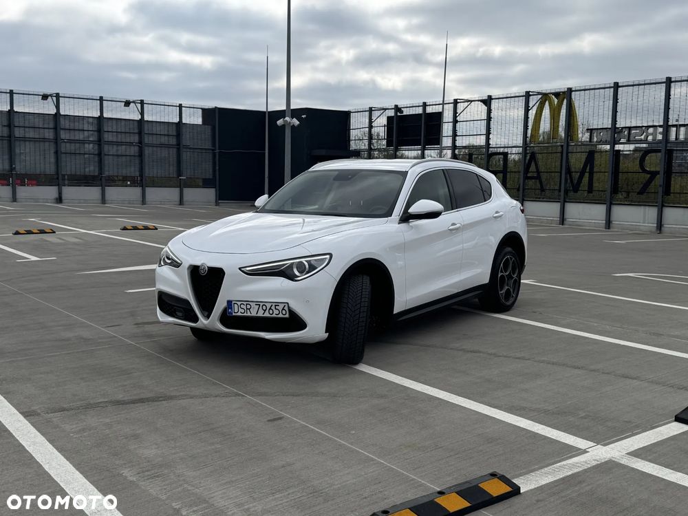 Alfa Romeo Stelvio 2.0 Turbo 16V AT8-Q4 Ti - 2