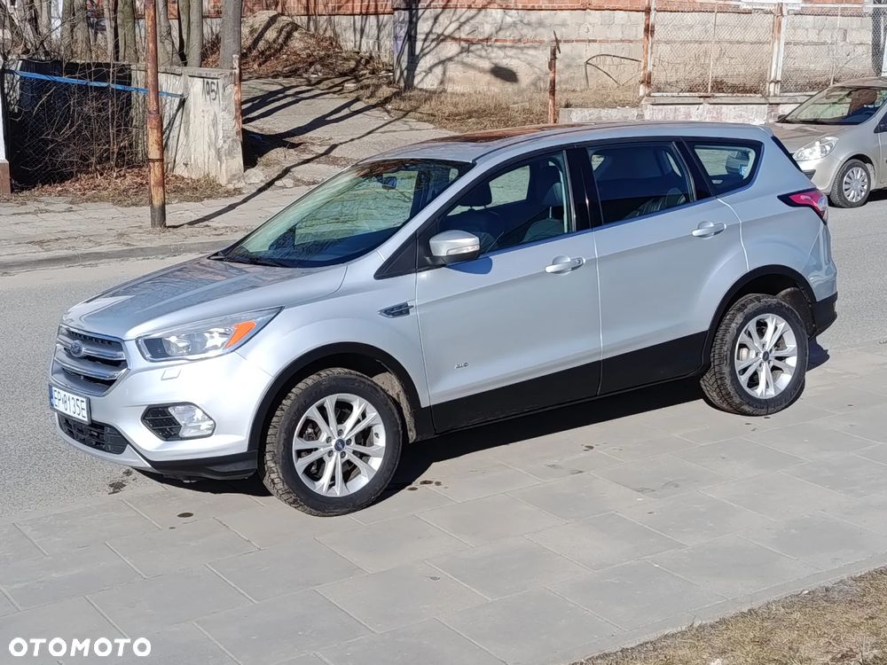 Ford Kuga 1.5 EcoBoost 4x4 Titanium - 3