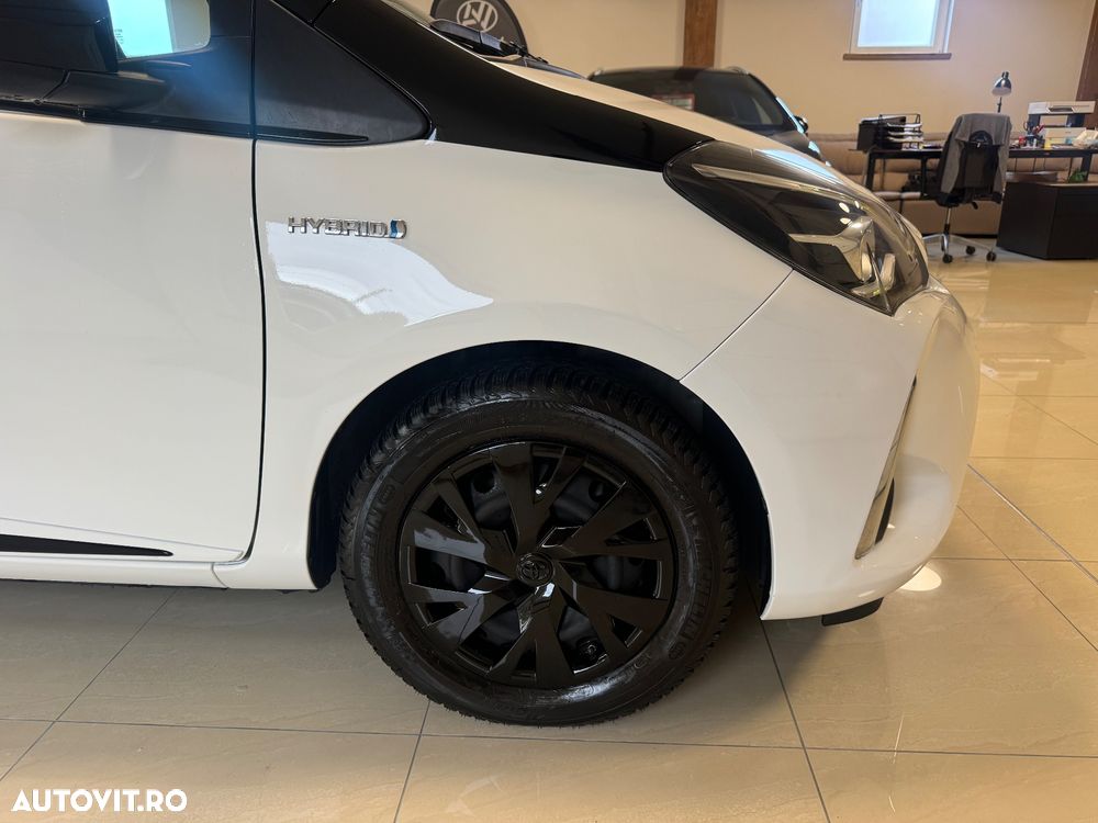 Toyota Yaris 1.5 VVT-i HSD Bi-Tone G&B - 38