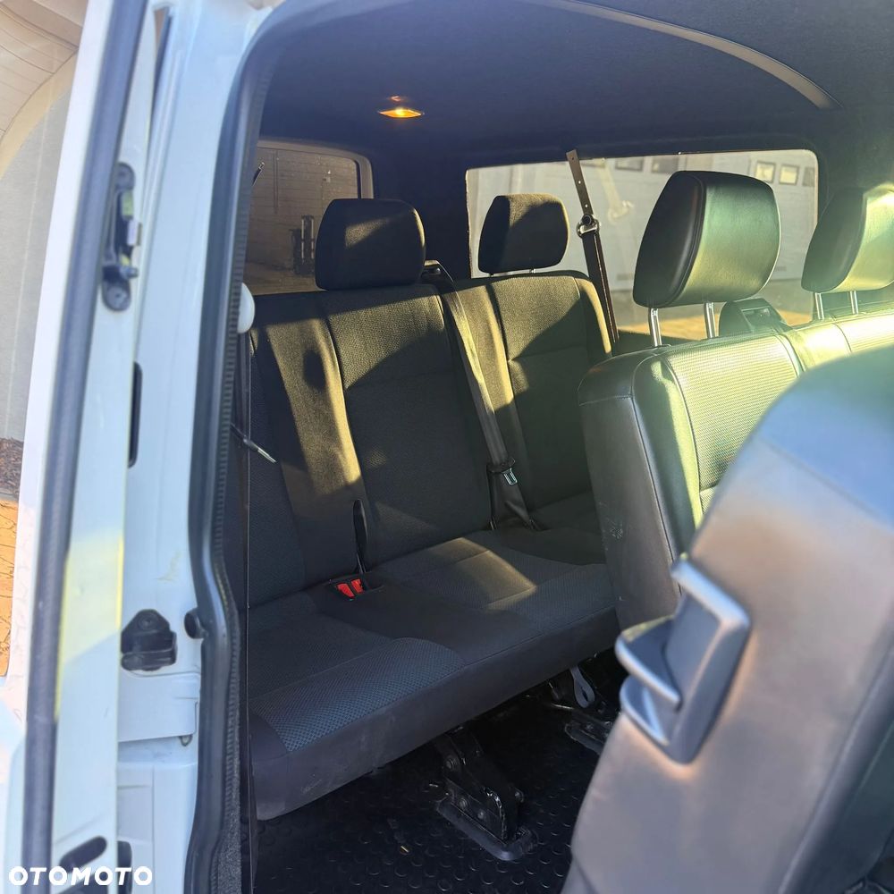 Volkswagen Multivan - 11