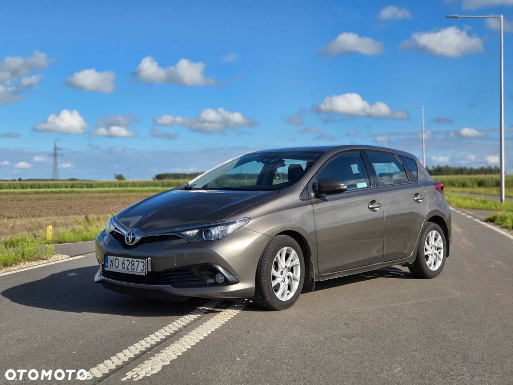 Toyota Auris 1.4 D-4D Premium - 1