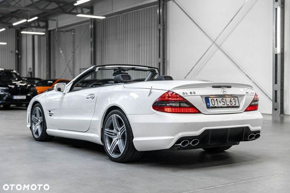 Mercedes-Benz SL 63 AMG SPEEDSHIFT MCT - 11