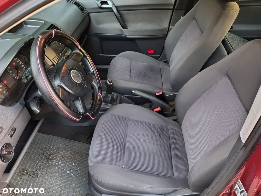 Volkswagen Polo - 12