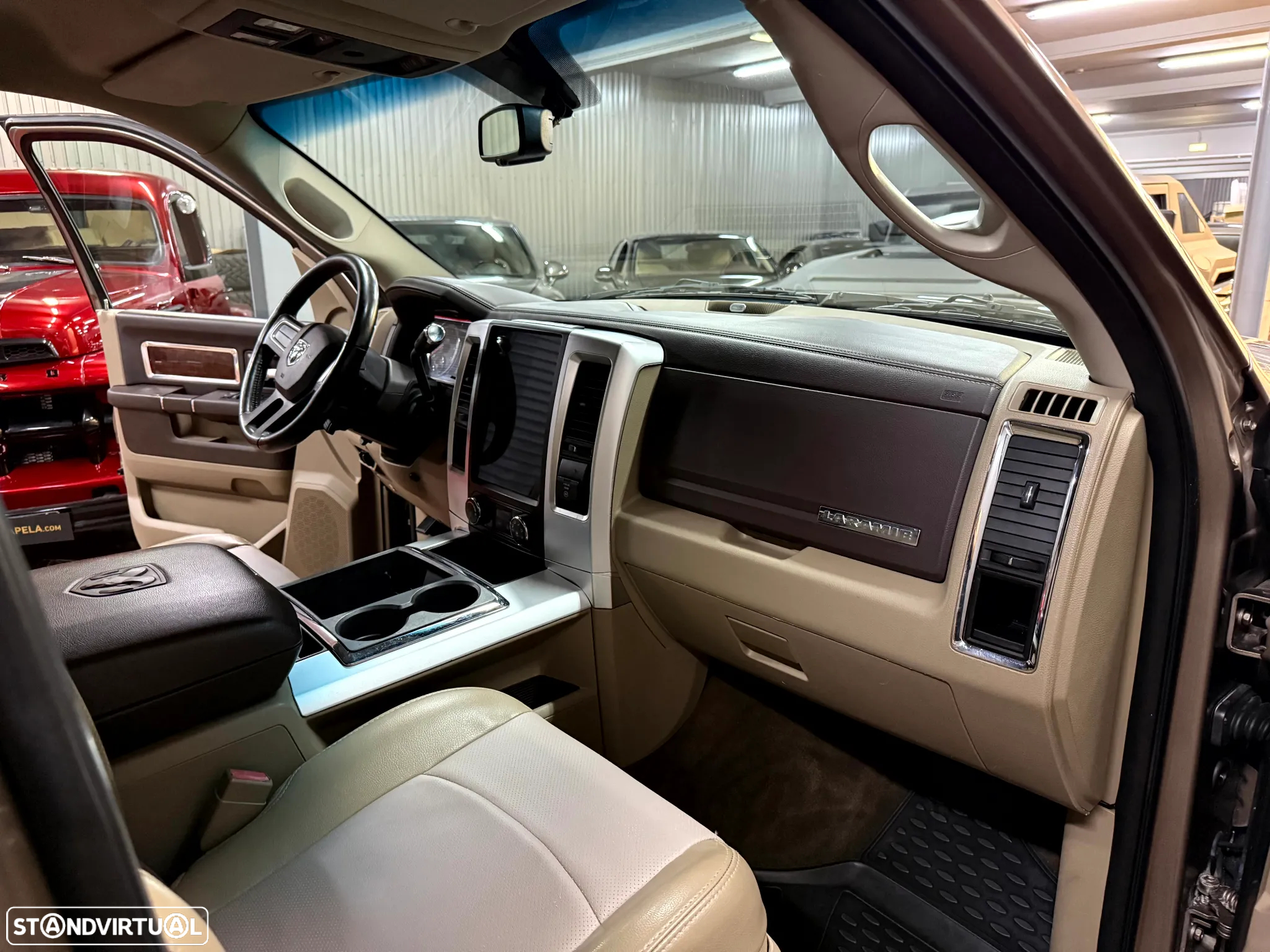 Dodge RAM 3500 Dually 6.7 Cummins Laramie - 25