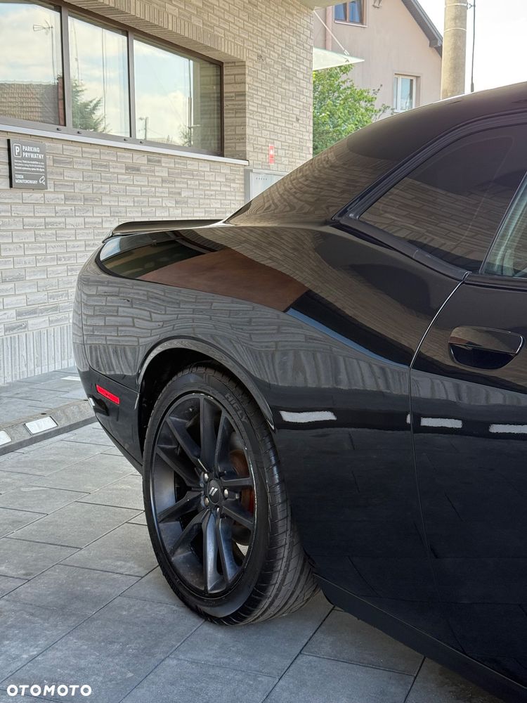 Dodge Challenger - 18