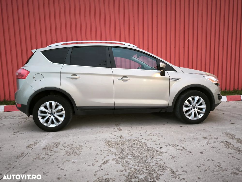 Ford Kuga 2.0 TDCi 4x4 Titanium - 10
