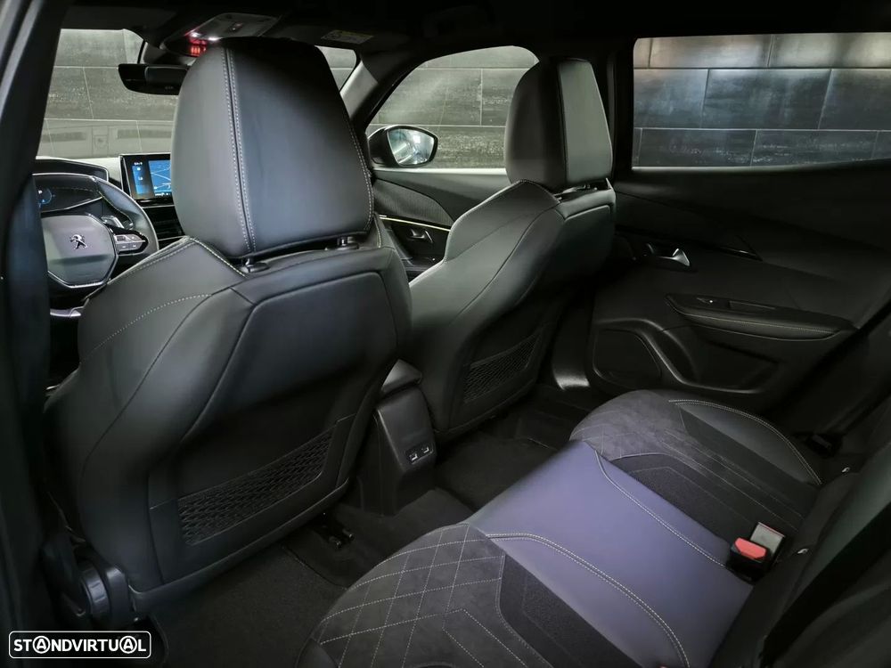 Peugeot 2008 1.5 BlueHDi GT Pack EAT8 - 27