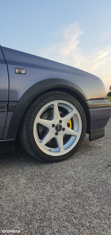 Volkswagen Golf 1.8 GT - 14